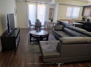 47 Hays Blvd #9, Oakville, ON L6H 0J1
