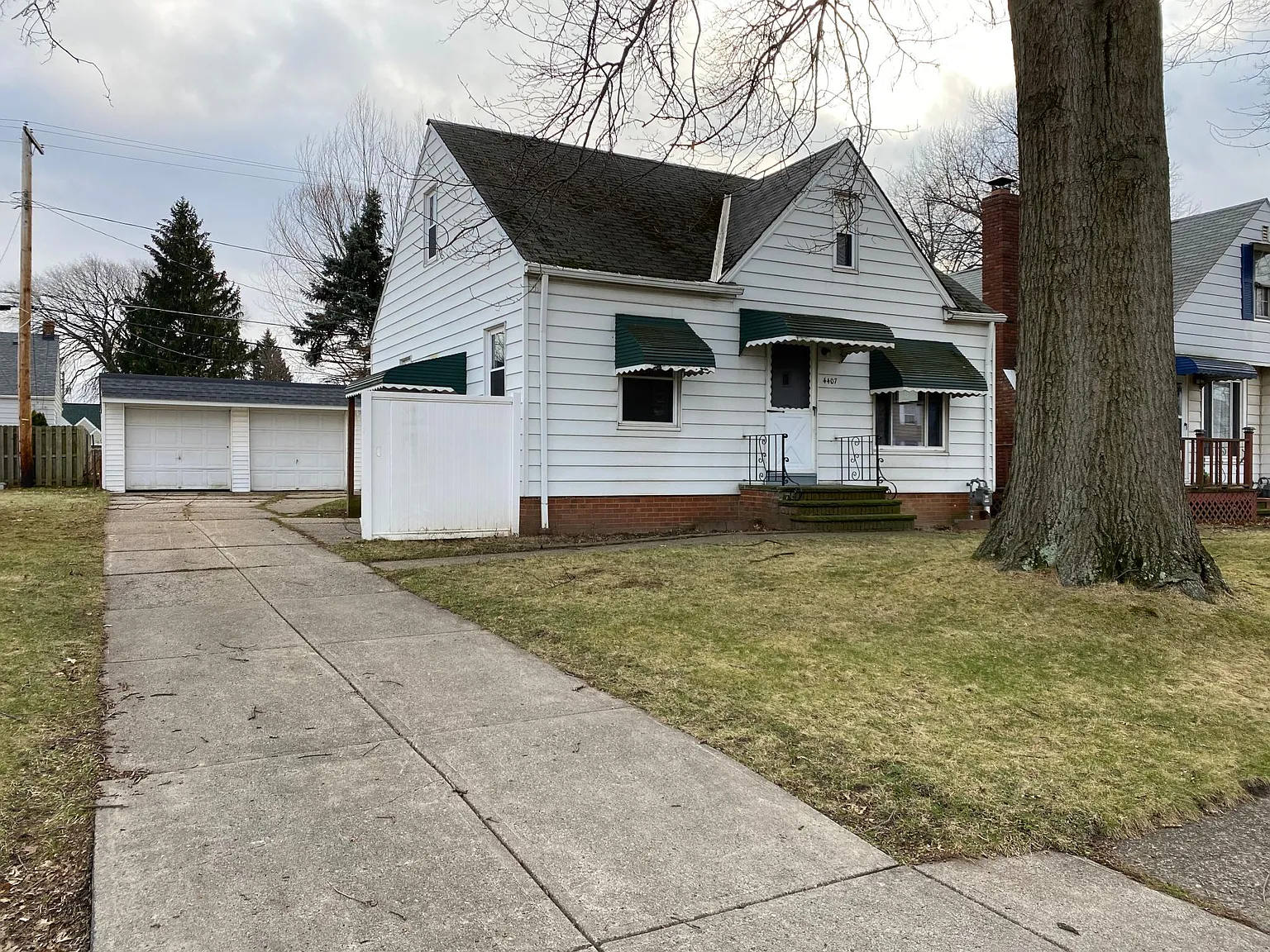 4407 Wood Ave photo 1