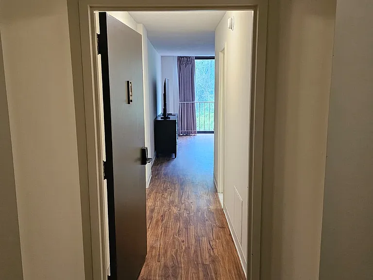 801 Yale Ave #202 — Photo 5