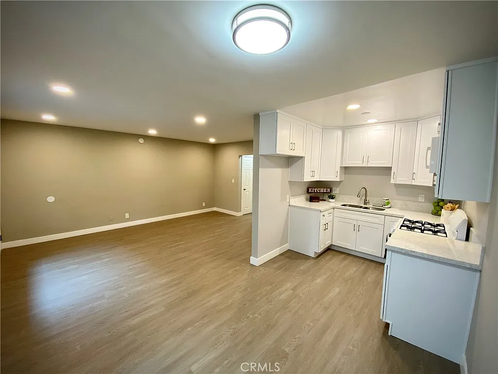 1 bed, 720 sqft, $2,595 — Photo 2