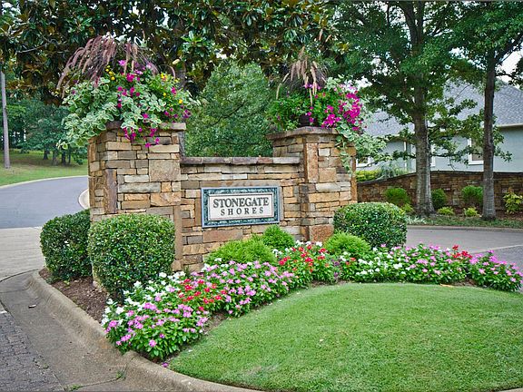 3rd image of 16 Stonegate Shores Dr