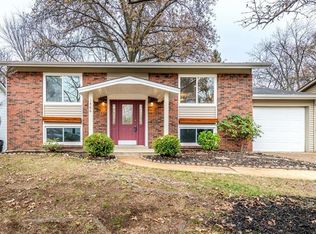 1466 Schulte Hill Dr, Maryland Heights, MO 63043
