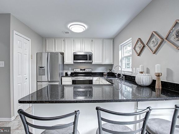 3rd image of 9898 Burke Pond Ct