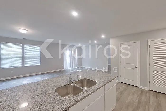 2509 Upland Cir SE — Photo 4