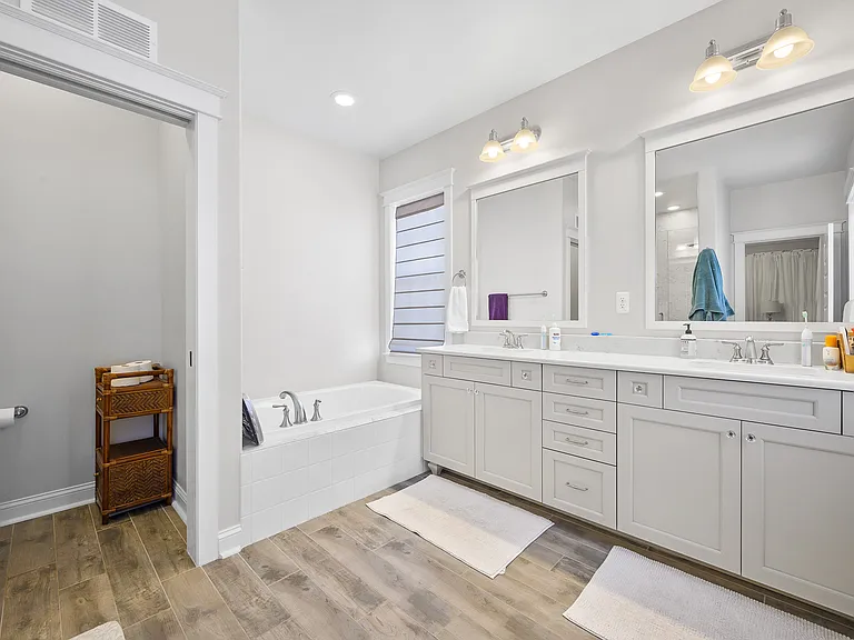6063 Chester Way — Photo 13