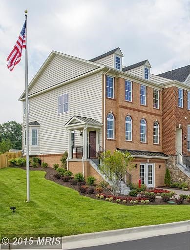 Barclay Carolina Exterior (Front)