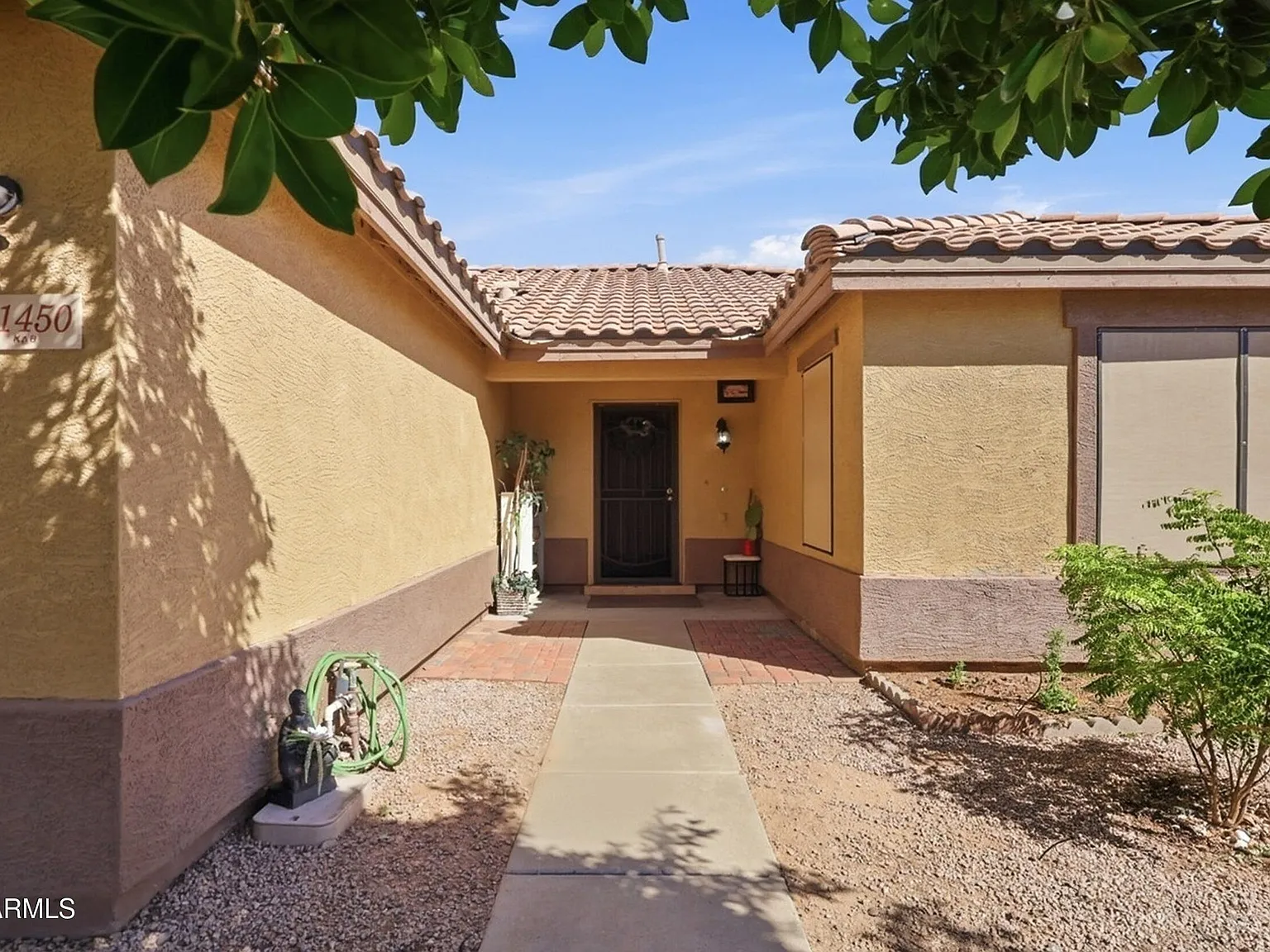 4 bed, 2.0 bath, 2047 sqft, $2,700 — Photo 3