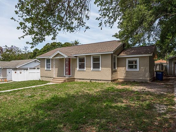 2nd image of 1422 De Leon St