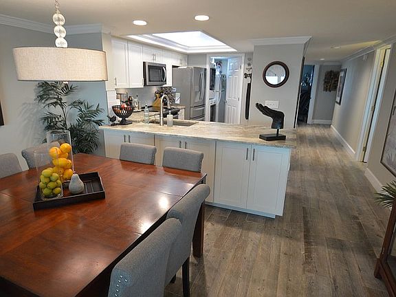 Kitchen & Dining area