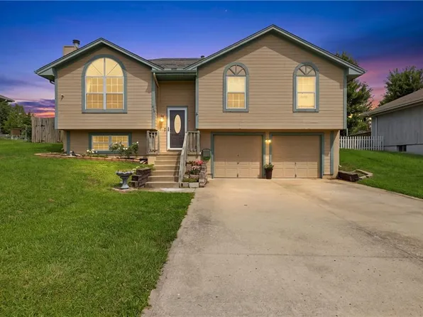 419 E Phillips St, Odessa, MO 64076