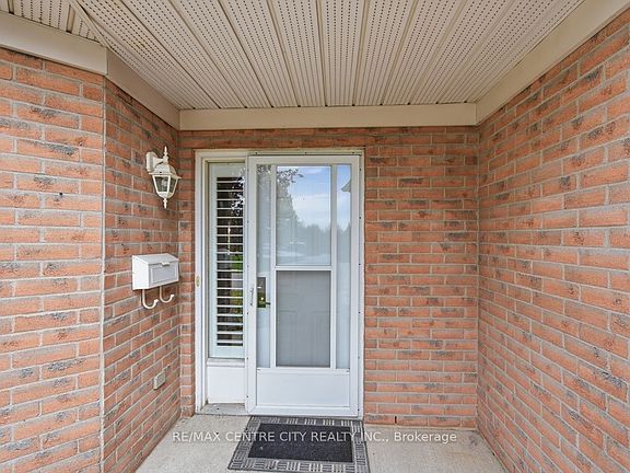 2nd image of 22 Ilderbrook Cir