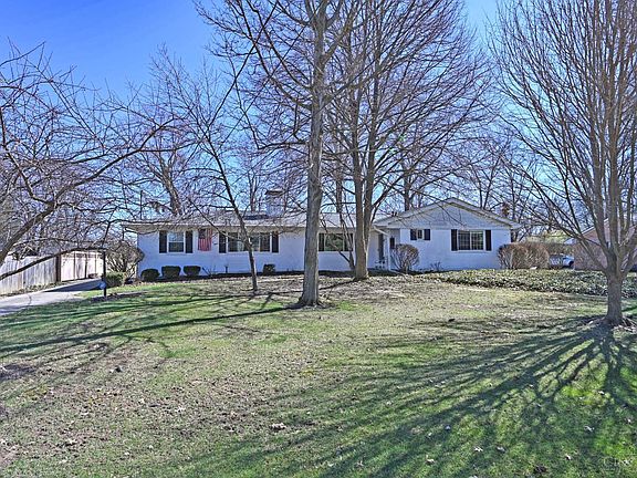 3rd image of 9876 Lorelei Dr