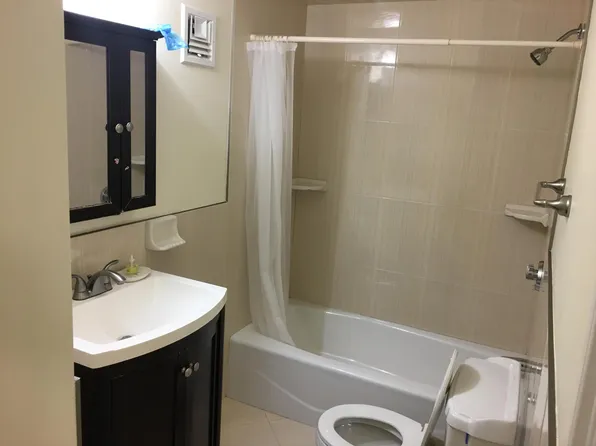 16 Eliot Cres #A, Chestnut Hill, MA 02467