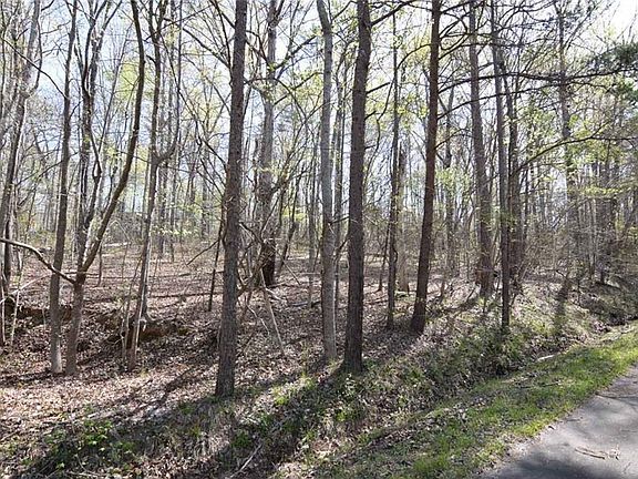 3rd image of 118 Quail Hollow Cir