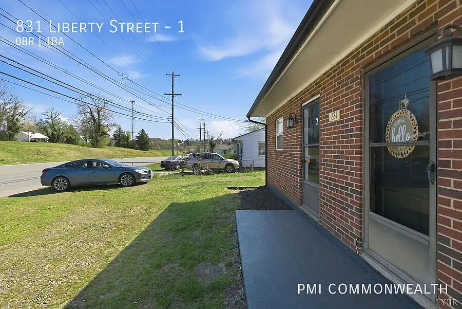 Studio Unit, First Month Free (See listing Desc.) — Photo 2