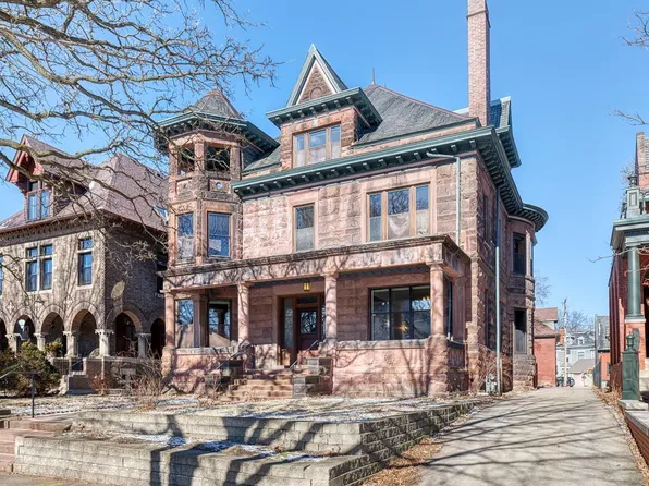335 Summit Ave, Saint Paul, MN 55102