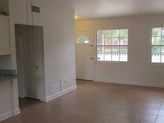 4th image of 979 Carnation Dr