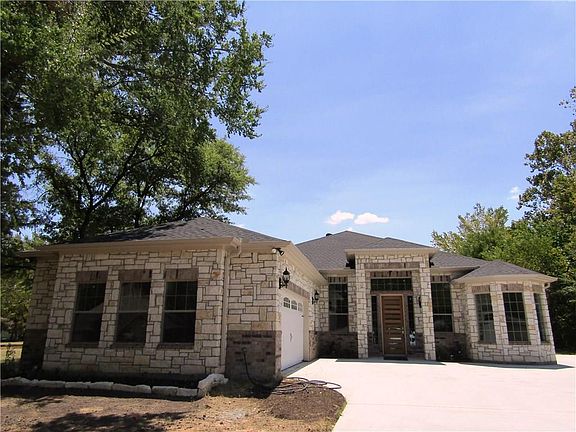 2nd image of 115 Kiowa Dr W