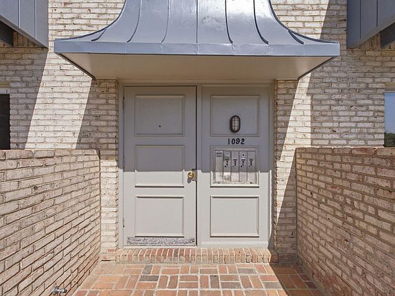 2nd image of 1092 Armstrong Mill Rd APT B