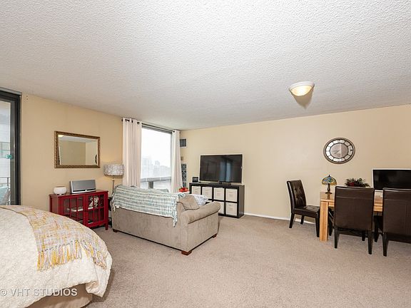 5th image of 70 W Huron St APT 2510