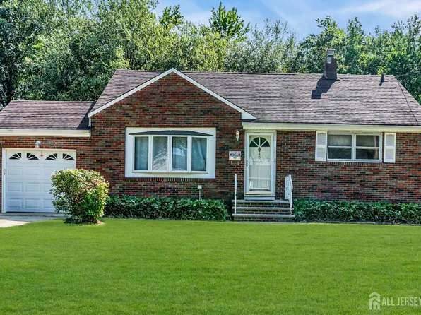 46 Park View Dr, Hazlet, NJ 07730