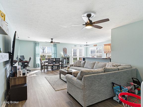 3rd image of 9712 Evanwood Ct