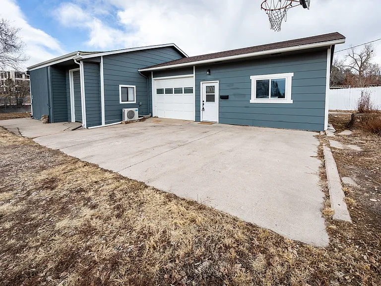 3800 1/2 Templeton Gap Rd — Photo 1