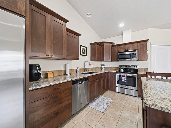 4th image of 2766 W 30th Pl
