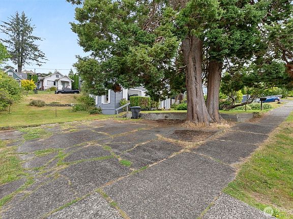 2nd image of 510 E Burleigh Avenue