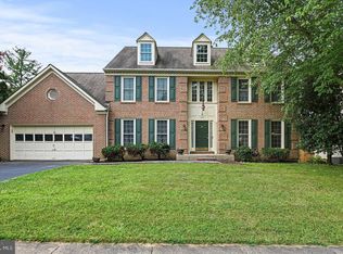 1319 Summerfield Dr, Herndon, VA 20170