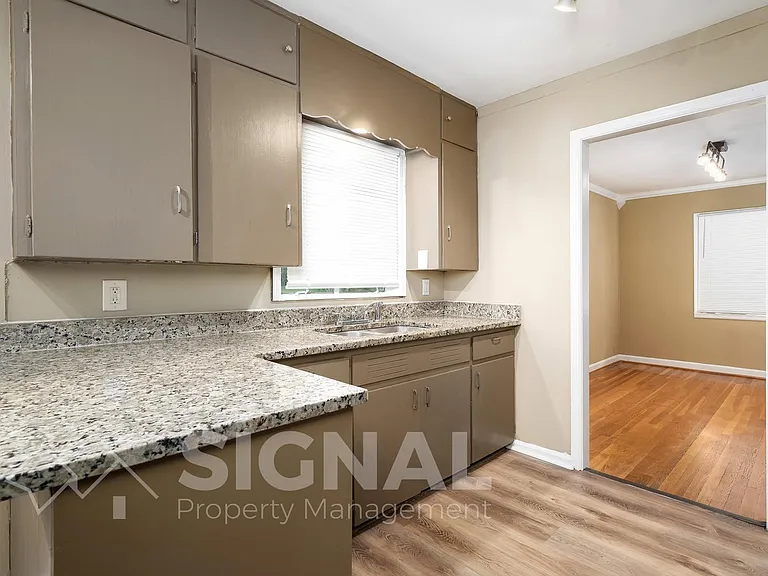 1156 Skyline Dr — Photo 13