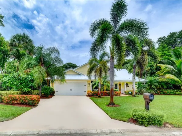 4 Banyan Rd, Sewalls Pt, FL 34996