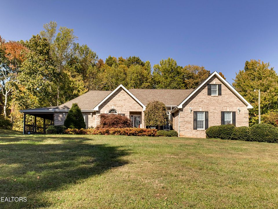 1st image of 214 Woodhaven Dr