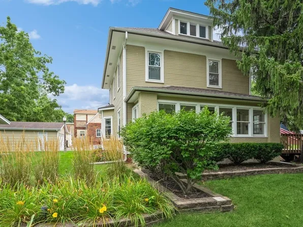 1403 Rapids St, Adel, IA 50003