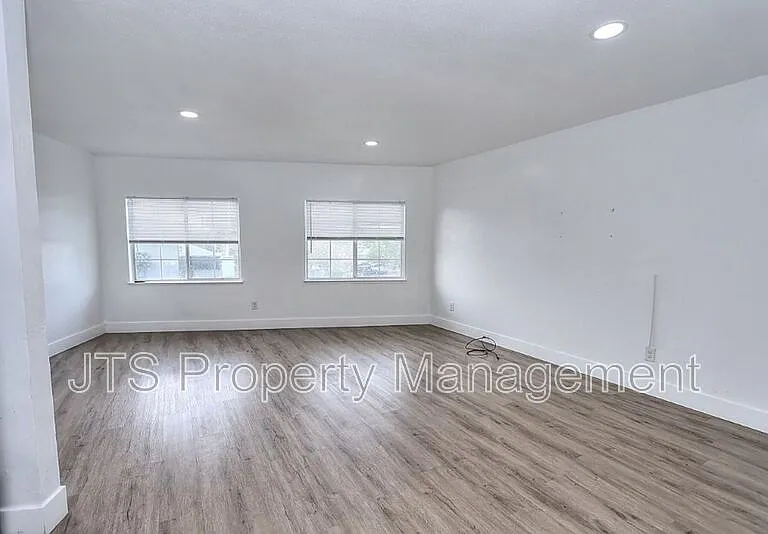 10524 Croetto Way #3 — Photo 31