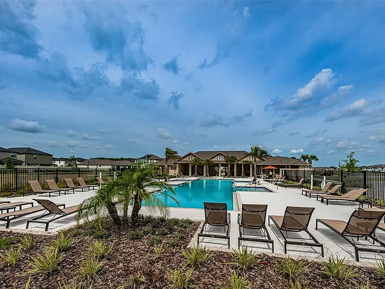8327 Crescent Oaks Dr — Photo 49