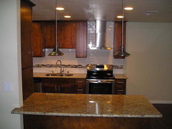 5th image of 7018 Bridgeport Cir