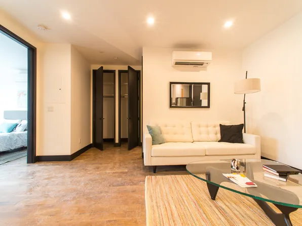 832 Lexington Avenue image 1 of 16