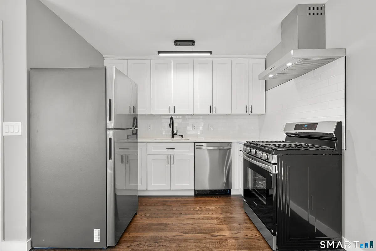 Building Photo - 105 Richmond Hill Ave #2