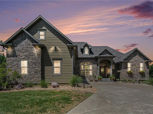 9104 E 203rd St, Belton, MO 64012