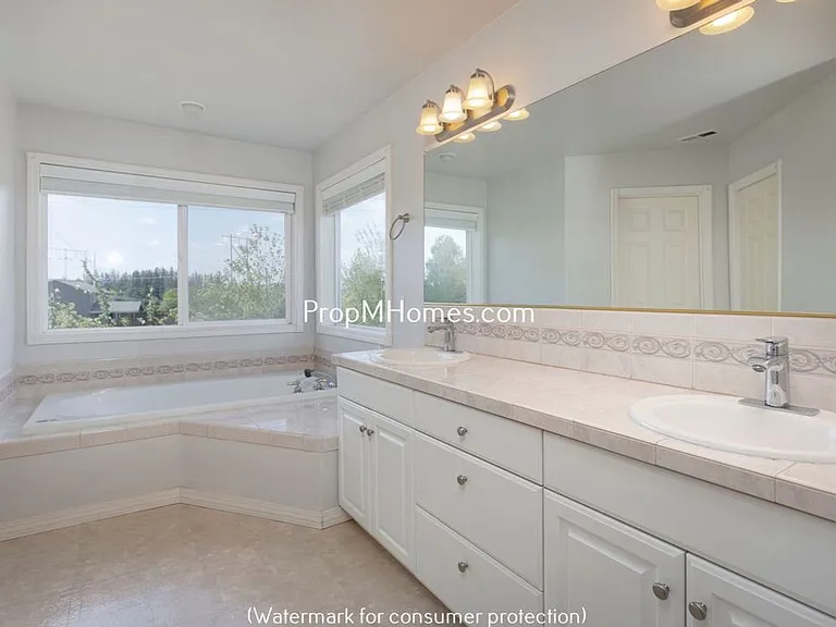 16059 NW Energia St — Photo 15