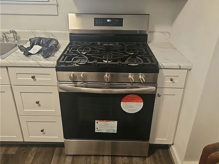 321 Center St #1 — Photo 9