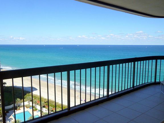 HUGE BALCONY AREA