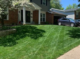 1249 Beaver Creek Rd, Chesterfield, MO 63017