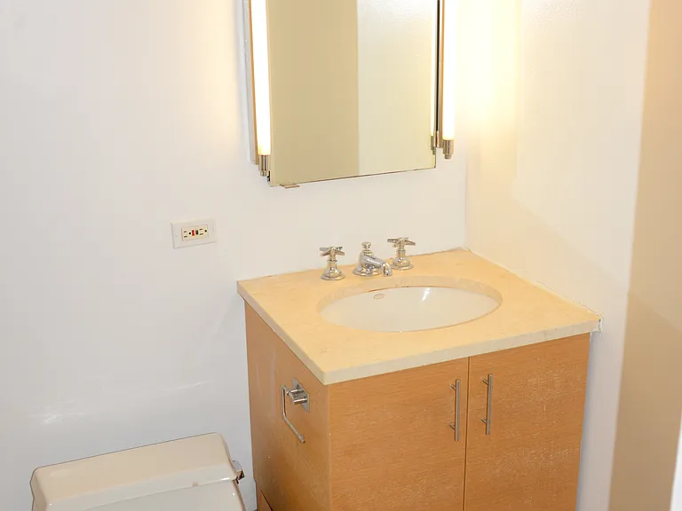 1 Irving Pl #G18I — Photo 5