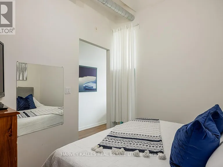 380 Macpherson Ave #441 — Photo 7