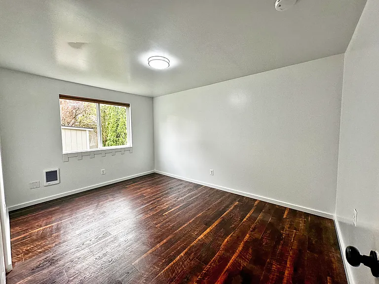 25523 Lawson St #4 — Photo 12