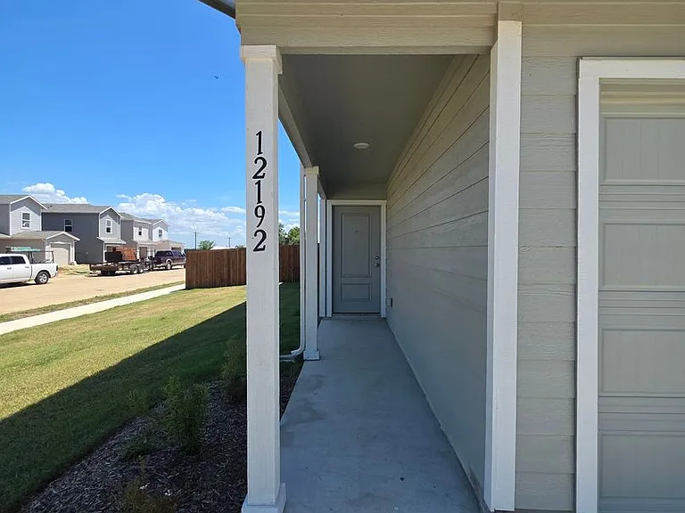 12192 Morgan Dr — Photo 3