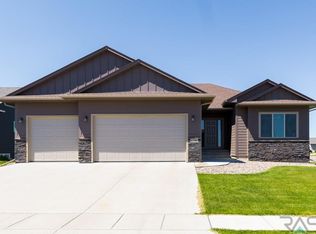 6348 S Badlands Ct, Sioux Falls, SD 57108