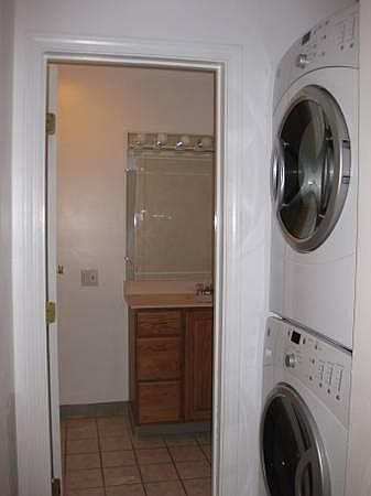 2nd image of 238 Hanover St #R1